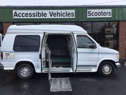 Used Wheelchair Van For Sale: 1992 Ford E-250 Econoline Wheelchair Accessible Van For Sale with a Non Branded - Please See Description on it. VIN: 1FDEE14N1NHB21658