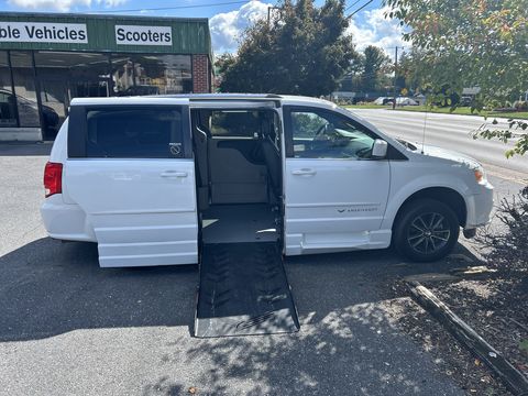 Used Wheelchair Van For Sale: 2017 Dodge Caravan SXT Wheelchair Accessible Van For Sale with a Eldorado National Amerivan - Dodge & Chrysler Amerivan on it. VIN: 2C4RDGCG4HR600874