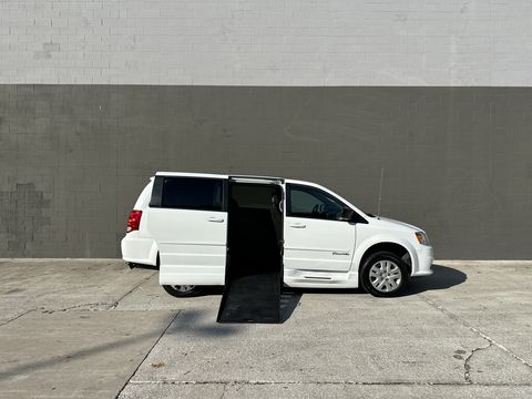 Used Wheelchair Van For Sale: 2016 Dodge Caravan SE Wheelchair Accessible Van For Sale with a BraunAbility - Entervan - Manual on it. VIN: 2C4RDGBG4GR342730
