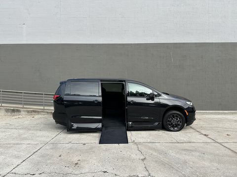 Used Wheelchair Van For Sale: 2021 Chrysler Pacifica Touring-L Wheelchair Accessible Van For Sale with a VMI - Chrysler Northstar on it. VIN: 2C4RC1BG8MR566756