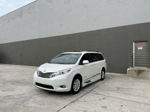 Used Wheelchair Van For Sale: 2016 Toyota Sienna XLE Wheelchair Accessible Van For Sale with a BraunAbility - Toyota Rampvan Xi on it. VIN: 5TDYK3DC0GS706055
