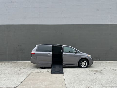 Used Wheelchair Van For Sale: 2017 Toyota Sienna XLE Wheelchair Accessible Van For Sale with a BraunAbility - Toyota Rampvan XL on it. VIN: 5TDYZ3DC4HS886878
