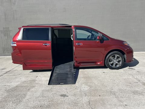 Used Wheelchair Van For Sale: 2016 Toyota Sienna SE Wheelchair Accessible Van For Sale with a BraunAbility - Toyota Rampvan XL on it. VIN: 5TDXK3DC3GS762566