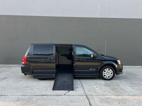 Used Wheelchair Van For Sale: 2019 Dodge Caravan SE Wheelchair Accessible Van For Sale with a BraunAbility - Dodge Entervan II on it. VIN: 2C7WDGBG3KR779262