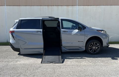 New Wheelchair Van For Sale: 2026 Toyota Sienna XSE Wheelchair Accessible Van For Sale with a BraunAbility - Toyota Rampvan Xi on it. VIN: 	5TDXRKEC9TS304321