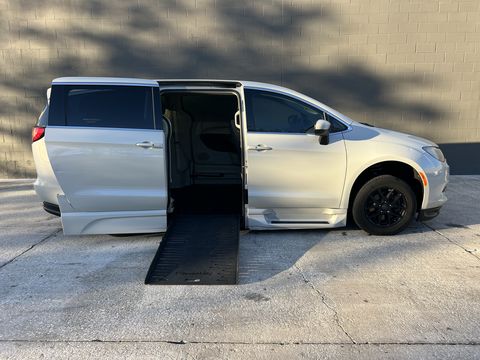 Used Wheelchair Van For Sale: 2019 Chrysler Pacifica Touring Wheelchair Accessible Van For Sale with a BraunAbility - Chrysler Foldout XT on it. VIN: 2C4RC1DG5KR590832