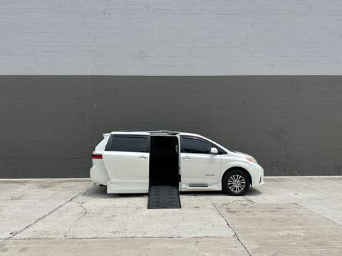 Used Wheelchair Van For Sale: 2018 Toyota Sienna XLE Wheelchair Accessible Van For Sale with a BraunAbility - Toyota Rampvan XT on it. VIN: 5TDYZ3DC8JS965251