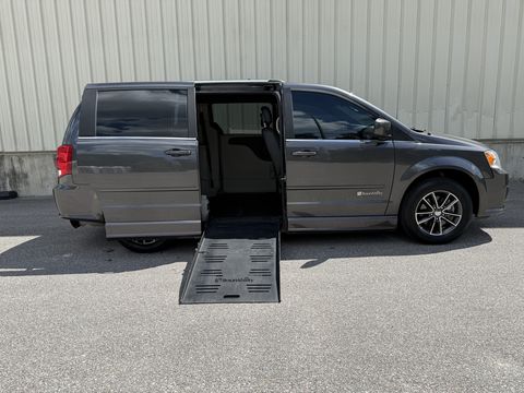 Used Wheelchair Van For Sale: 2017 Dodge Caravan SXT Wheelchair Accessible Van For Sale with a BraunAbility - Dodge Entervan XT on it. VIN: 2C4RDGCG2HR581337