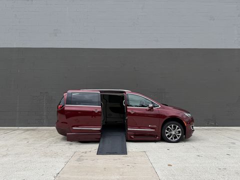 Used Wheelchair Van For Sale: 2018 Chrysler Pacifica Limited Wheelchair Accessible Van For Sale with a BraunAbility - Chrysler Infloor on it. VIN: 2C4RC1GG8JR154261