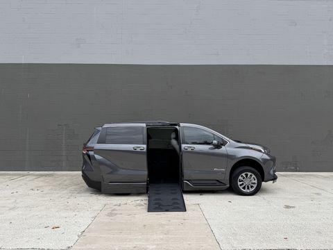Used Wheelchair Van For Sale: 2025 Toyota Sienna XLE 7-Passenger Mobility Auto Access Wheelchair Accessible Van For Sale with a BraunAbility - Toyota Rampvan XT on it. VIN: 5TDJRKEC1SS225410