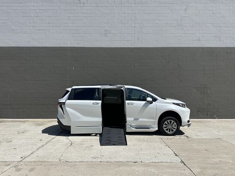 New Wheelchair Van For Sale: 2026 Toyota Sienna XLE Wheelchair Accessible Van For Sale with a BraunAbility - Toyota Sienna Hybrid Power Foldout on it. VIN: 5TDYRKEC7TS299589