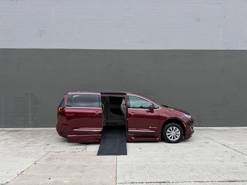 Used Wheelchair Van For Sale: 2017 Chrysler Pacifica Touring L Wheelchair Accessible Van For Sale with a BraunAbility - Chrysler Entervan Xi Infloor on it. VIN: 2C4RC1BG4HR796171