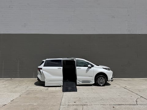 Used Wheelchair Van For Sale: 2024 Toyota Sienna XLE Wheelchair Accessible Van For Sale with a BraunAbility - Toyota Rampvan XT on it. VIN: 5TDJRKEC2RS184330