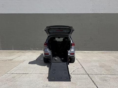 Used Wheelchair Van For Sale: 2020 Kia Sorento LX Wheelchair Accessible Van For Sale with a Freedom Motors - Freedom Motors Kia Sorento on it. VIN: 5XYPG4A57LG675340