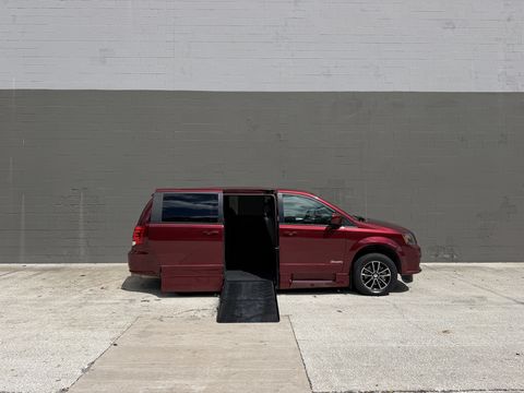 Used Wheelchair Van For Sale: 2018 Dodge Caravan GT Wheelchair Accessible Van For Sale with a Revability - DODGE GRAND CARAVAN ADVANTAGE RE on it. VIN: 2C7WDGEG3JR355686