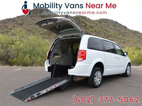 Used Wheelchair Van For Sale: 2016 Dodge Grand Caravan Wheelchair Handicap Wheelchair Accessible Van For Sale with a  on it. VIN: 2C4RDGBGXGR358205