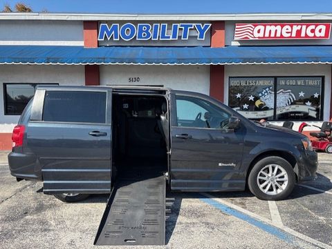 Used Wheelchair Van For Sale: 2014 Dodge Caravan  Wheelchair Accessible Van For Sale with a BraunAbility - Chrysler Companion Van on it. VIN: 2C4RDGEG2ER430863