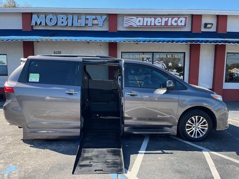 Used Wheelchair Van For Sale: 2020 Toyota Sienna  Wheelchair Accessible Van For Sale with a BraunAbility - Toyota Sienna Hybrid Power Infloor on it. VIN: 5TDYZ3DC9LS033014