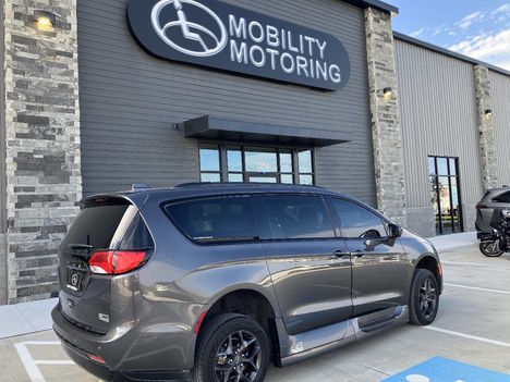 Used Wheelchair Van For Sale: 2019 Chrysler Pacifica Touring L Plus Wheelchair Accessible Van For Sale with a  on it. VIN: 2C4RC1EG2KR652654