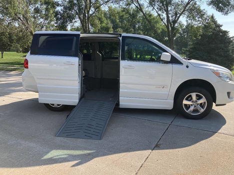 Used Wheelchair Van For Sale: 2009 Volkswagen Routan SE 4dr Mini Van Wheelchair Accessible Van For Sale with a  on it. VIN: 2V8HW34129R582437