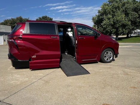 Used Wheelchair Van For Sale: 2022 Toyota Sienna XSE 7 Passenger AWD 4dr Mini Van Wheelchair Accessible Van For Sale with a  on it. VIN: 5TDDSKFC5NS067349