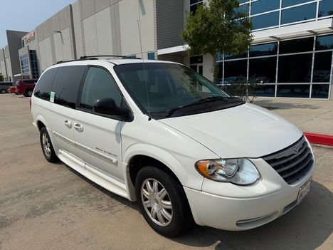 Used Wheelchair Van For Sale: 2007 Chrysler Town & Country Touring Wheelchair Accessible Van For Sale with a BraunAbility Braun Entervan on it. VIN: 2A4GP54L47R172022