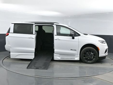 Used Wheelchair Van For Sale: 2024 Chrysler Pacifica Touring L Sport Wheelchair Accessible Van For Sale with a BraunAbility Braun XT on it. VIN: 2C4RC1BG0RR107440