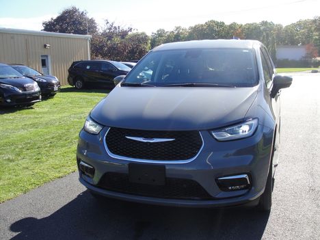 Used Wheelchair Van For Sale: 2023 Chrysler Pacifica Touring L Wheelchair Accessible Van For Sale with a Vantage Mobility VMI Northstar on it. VIN: 2C4RC1BG1PR522358