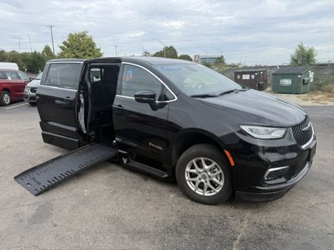 Used Wheelchair Van For Sale: 2025 Chrysler Pacifica Select Wheelchair Accessible Van For Sale with a BraunAbility Braun XT on it. VIN: 2C4RC1BG1SR523499