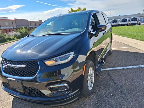 Used Wheelchair Van For Sale: 2025 Chrysler Pacifica Select Wheelchair Accessible Van For Sale with a BraunAbility Braun XT on it. VIN: 2C4RC1BG1SR532168