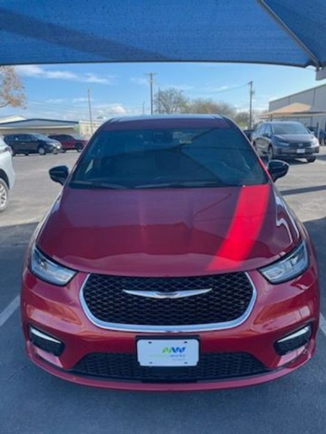 New Wheelchair Van For Sale: 2026 Chrysler Pacifica Select Wheelchair Accessible Van For Sale with a Driverge Driverge Patriot on it. VIN: 2C4RC1BG1TR207070