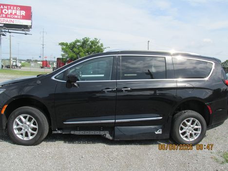 Used Wheelchair Van For Sale: 2020 Chrysler Pacifica Touring L Wheelchair Accessible Van For Sale with a Vantage Mobility Legend on it. VIN: 2C4RC1BG2LR115613
