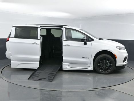 Used Wheelchair Van For Sale: 2024 Chrysler Pacifica Touring L Sport Wheelchair Accessible Van For Sale with a BraunAbility Braun XT on it. VIN: 2C4RC1BG2RR107424
