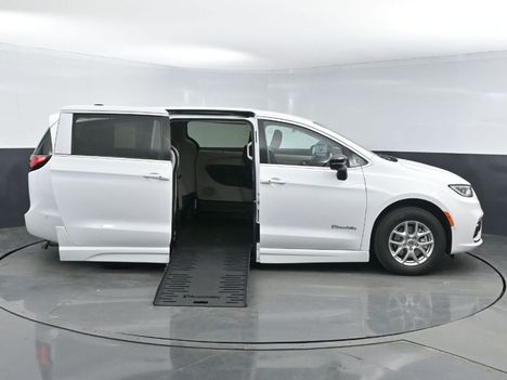 Used Wheelchair Van For Sale: 2024 Chrysler Pacifica Touring L Safety Wheelchair Accessible Van For Sale with a BraunAbility Braun Entervan on it. VIN: 2C4RC1BG2RR159720