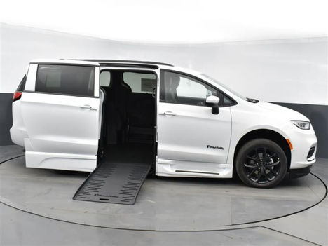 Used Wheelchair Van For Sale: 2023 Chrysler Pacifica Touring L Sport Wheelchair Accessible Van For Sale with a BraunAbility Braun XT on it. VIN: 2C4RC1BG3PR538142