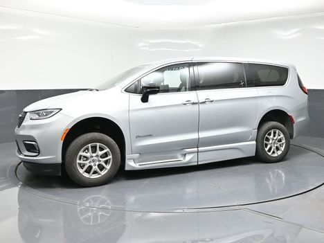 Used Wheelchair Van For Sale: 2024 Chrysler Pacifica Touring L Wheelchair Accessible Van For Sale with a BraunAbility Braun XT on it. VIN: 2C4RC1BG3RR154929