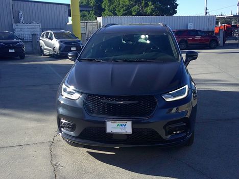 Used Wheelchair Van For Sale: 2021 Chrysler Pacifica Touring L Wheelchair Accessible Van For Sale with a Vantage Mobility VMI Northstar on it. VIN: 2C4RC1BG4MR585627