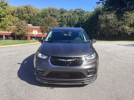 Used Wheelchair Van For Sale: 2022 Chrysler Pacifica Touring L Wheelchair Accessible Van For Sale with a BraunAbility Braun XI on it. VIN: 2C4RC1BG4NR158787