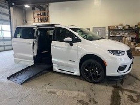 Used Wheelchair Van For Sale: 2023 Chrysler Pacifica Touring L Sport Wheelchair Accessible Van For Sale with a BraunAbility Braun XT on it. VIN: 2C4RC1BG5PR538109