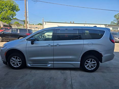 Used Wheelchair Van For Sale: 2024 Chrysler Pacifica Touring L Wheelchair Accessible Van For Sale with a BraunAbility Braun XT on it. VIN: 2C4RC1BG6RR133170