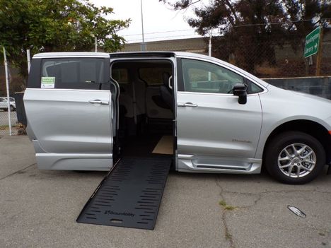 Used Wheelchair Van For Sale: 2024 Chrysler Pacifica Touring L Safety Wheelchair Accessible Van For Sale with a BraunAbility Braun XT on it. VIN: 2C4RC1BG6RR144038