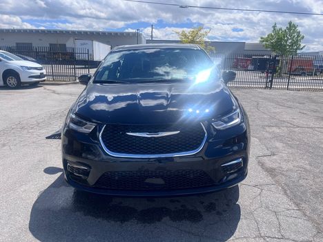 New Wheelchair Van For Sale: 2026 Chrysler Pacifica Select Wheelchair Accessible Van For Sale with a Driverge Driverge Patriot on it. VIN: 2C4RC1BG7TR218378