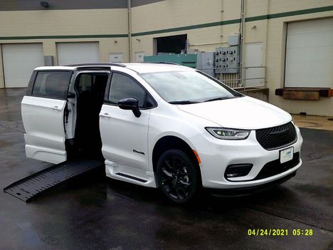Used Wheelchair Van For Sale: 2024 Chrysler Pacifica Touring L Sport Wheelchair Accessible Van For Sale with a BraunAbility Braun XT on it. VIN: 2C4RC1BG8RR123370