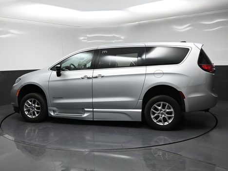 Used Wheelchair Van For Sale: 2024 Chrysler Pacifica Select Wheelchair Accessible Van For Sale with a BraunAbility Braun XT on it. VIN: 2C4RC1BG9RR129632