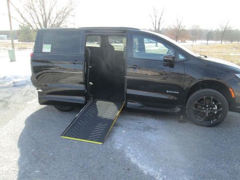 Used Wheelchair Van For Sale: 2024 Chrysler Pacifica Touring L Wheelchair Accessible Van For Sale with a Driverge Driverge Quiet Ride FC on it. VIN: 2C4RC1BG9RR134166