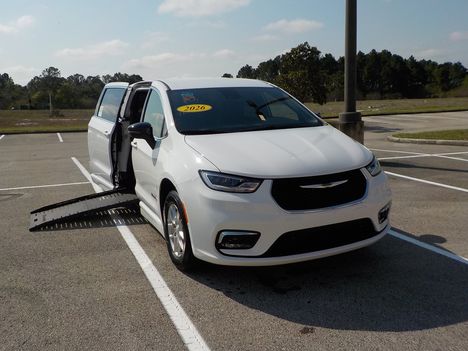 New Wheelchair Van For Sale: 2026 Chrysler Pacifica Select Wheelchair Accessible Van For Sale with a BraunAbility Braun Entervan on it. VIN: 2C4RC1BG9TR202053