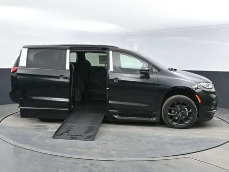 Used Wheelchair Van For Sale: 2023 Chrysler Pacifica Touring L Sport Wheelchair Accessible Van For Sale with a BraunAbility Braun XT on it. VIN: 2C4RC1BGXPR538025