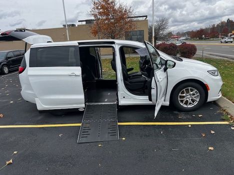 New Wheelchair Van For Sale: 2026 Chrysler Pacifica Select Wheelchair Accessible Van For Sale with a Driverge Driverge Patriot on it. VIN: 2C4RC1BGXTR151419