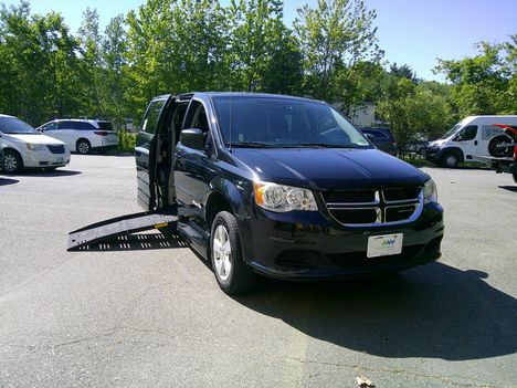Used Wheelchair Van For Sale: 2013 Dodge Grand Caravan SE Wheelchair Accessible Van For Sale with a BraunAbility Braun XT on it. VIN: 2C4RDGBG3DR772521
