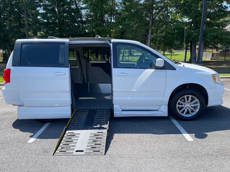 Used Wheelchair Van For Sale: 2015 Dodge Grand Caravan SXT Wheelchair Accessible Van For Sale with a Other Side Entry on it. VIN: 2C4RDGCG4FR598251